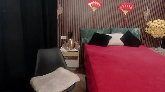 Hotcum_ella on StripChat