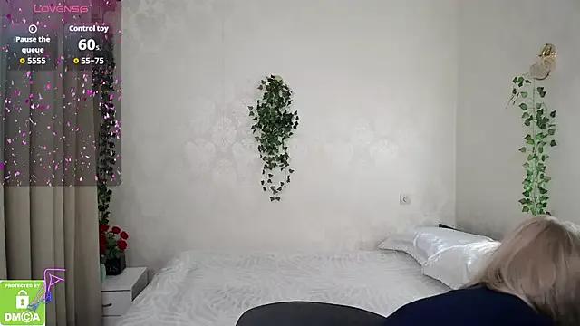 hunters_woman on StripChat