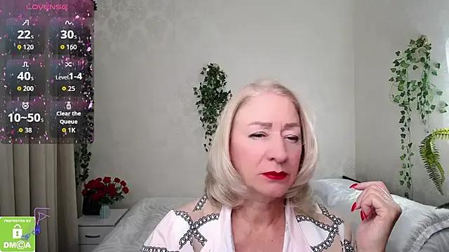 hunters_woman on StripChat