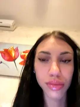 ilariea_girl on StripChat
