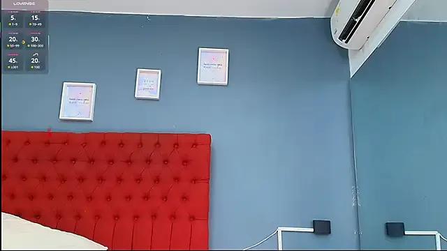 JOCELYN_SANTANA1 on StripChat