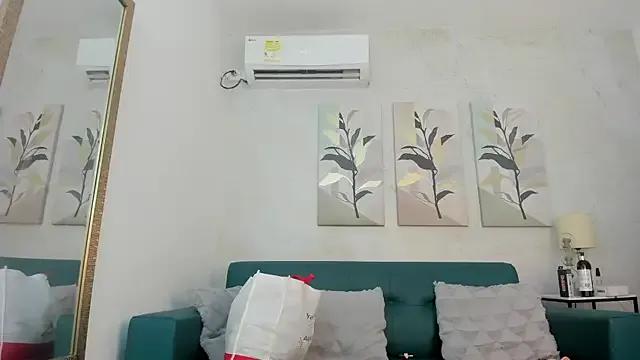 JOCELYN_SANTANA1 on StripChat