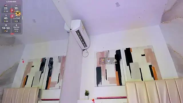 JOCELYN_SANTANA1 on StripChat