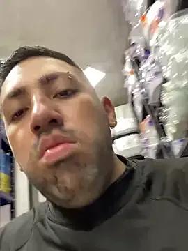 JuanZapata33 on StripChat