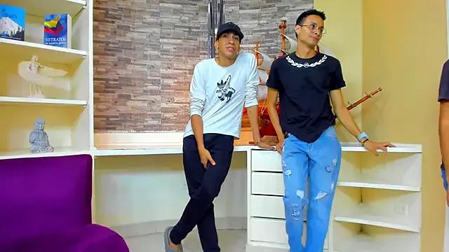 Juicy_Creww on StripChat