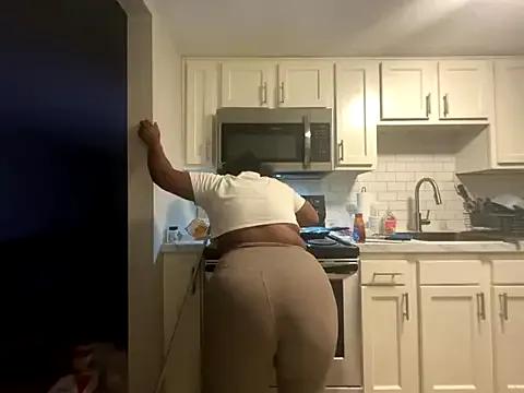 Juicystorm on StripChat