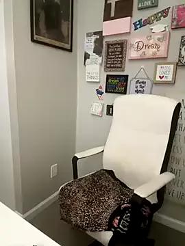 Juicystorm on StripChat