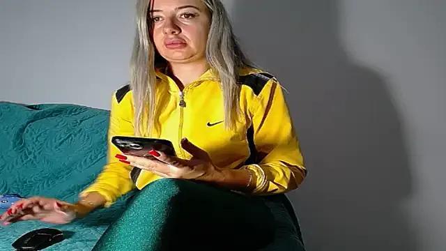 Julianna68 on StripChat