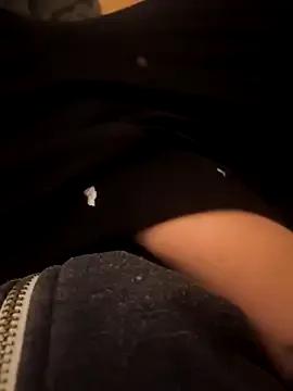 Junani2231 on StripChat