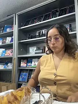 Kay_LustyWife on StripChat