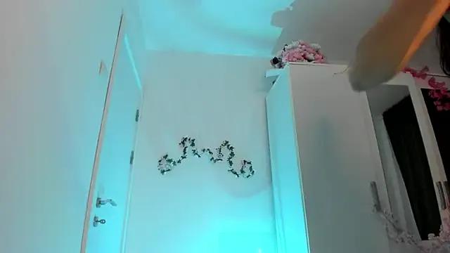 KaylaLaine on StripChat