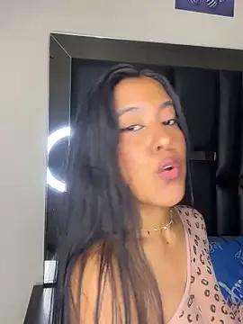 Kendra_C — Boobs bounce + spit