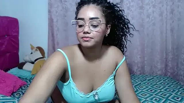 kiara_milf_ on StripChat