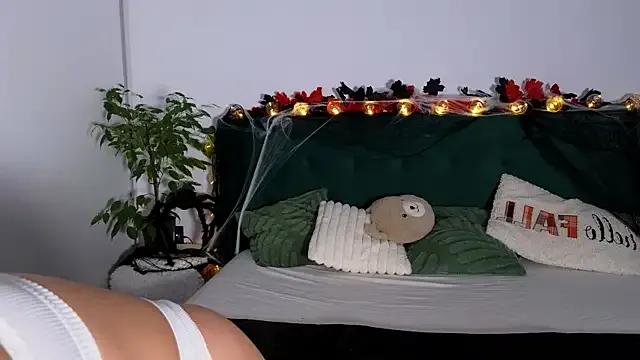 KimArts on StripChat