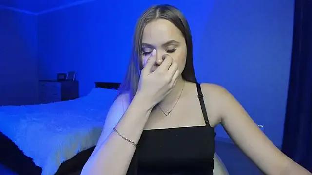 Kira_love_81 on StripChat
