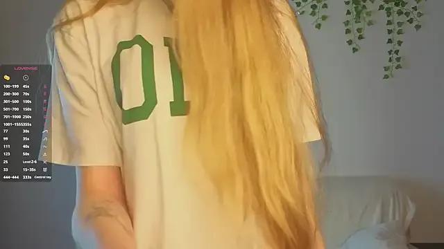 KissyCloud — Raise my cute top+squeezee tits