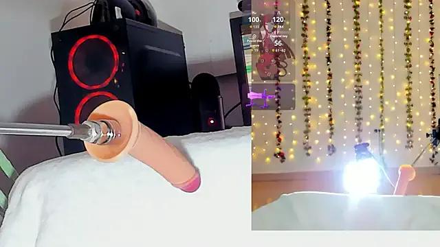 Kitty__Rose__ on StripChat