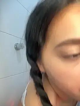 kitty_oficiall on StripChat