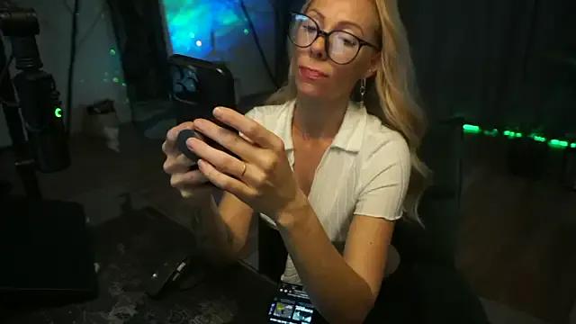 LaraPunkt — Happy Weekend....lass mich zittern ;)