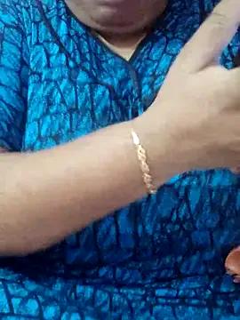 lathikaqueentamil on StripChat