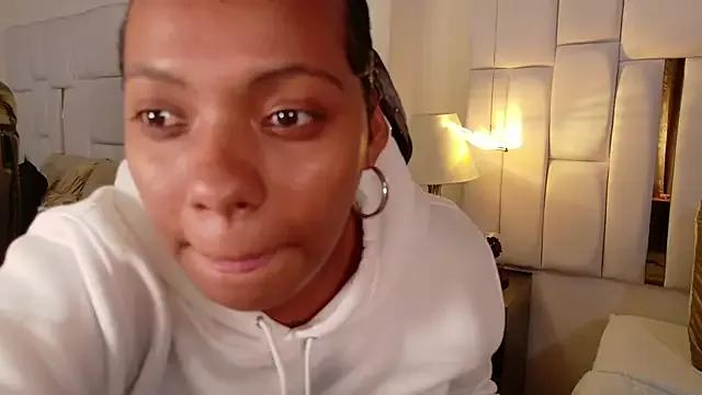 lia_mariana on StripChat