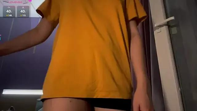 LinaMoonBlessed on StripChat