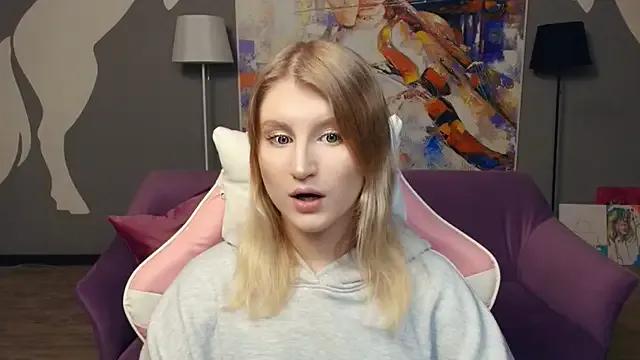 LisaRais on StripChat