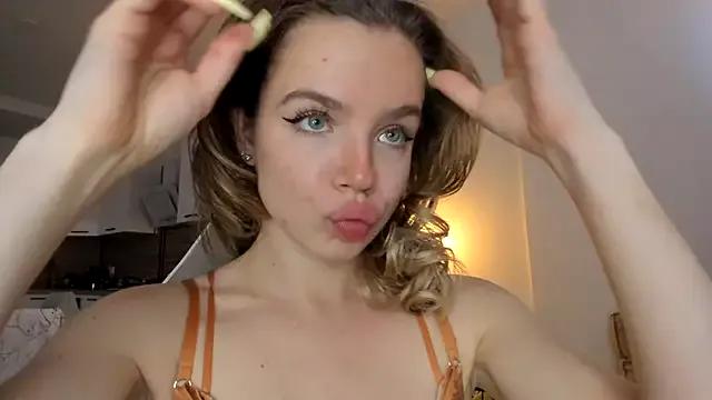 lit_asella on StripChat