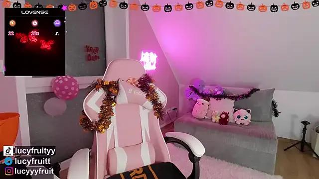 Livewithlucy on StripChat