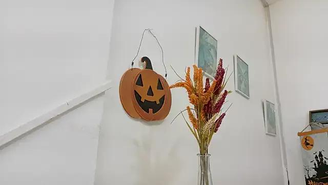 Lizbeth_Rouse on StripChat