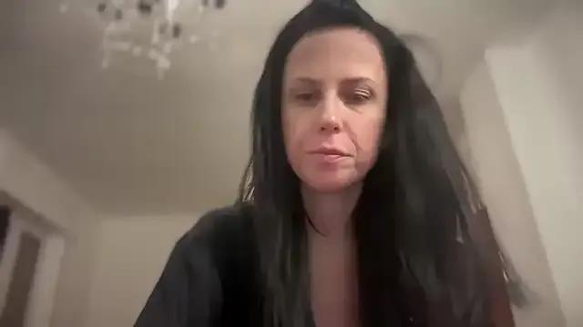 Lola245 on StripChat