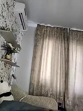 Lola_Hale on StripChat