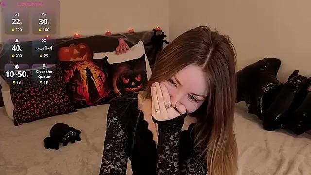 Lora_Rosee on StripChat