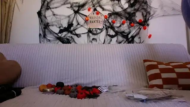 Luccreccia_ on StripChat