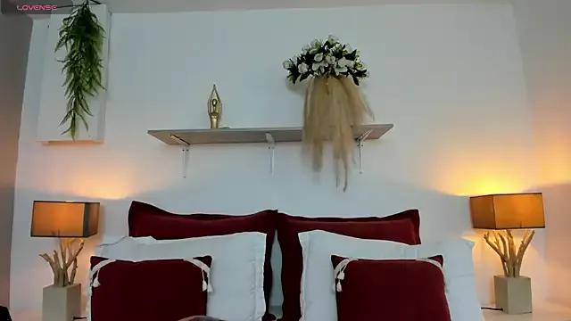 LuciaBenett_ on StripChat