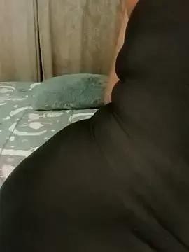 Luciouslips00 on StripChat