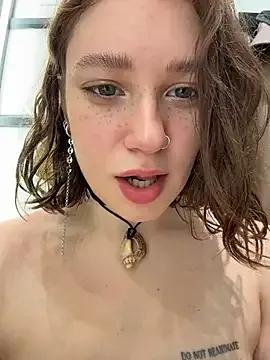 lucy-joy on StripChat