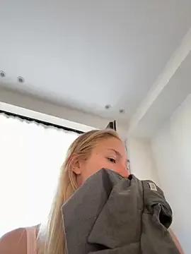 LuisaBecker on StripChat