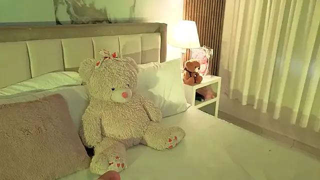 LunaRosse_ on StripChat