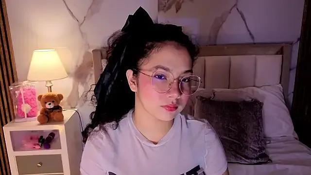 LunaRosse_ — 1Finger in my pussy+Domi in clitoris