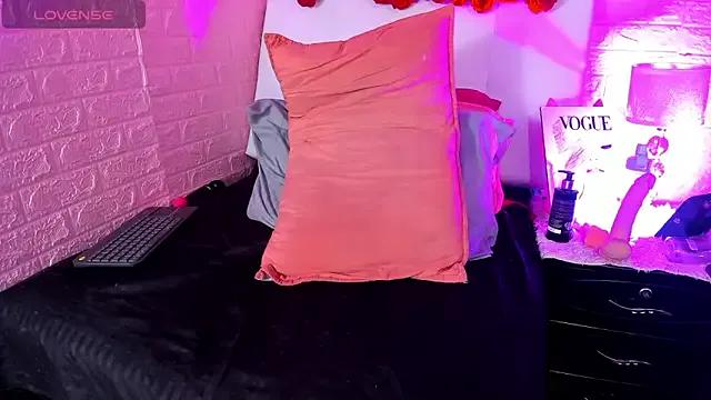 LYAA_COLLINS_ on StripChat