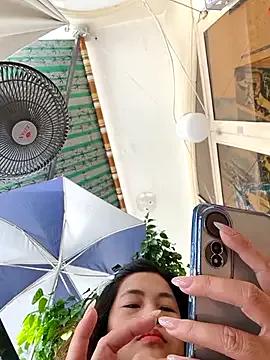 lyna_bl on StripChat