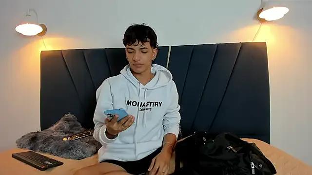 maicol_cum23 on StripChat