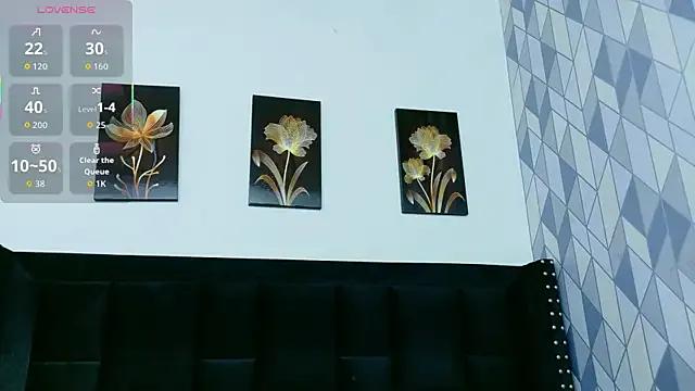 mamaneedsfun on StripChat