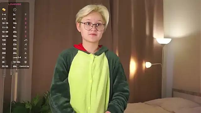 MargertDoyen on StripChat