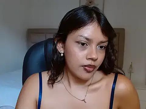 Mariannexoxx on StripChat