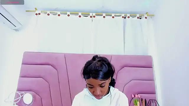 MarianRosse — 5 slap un the tits