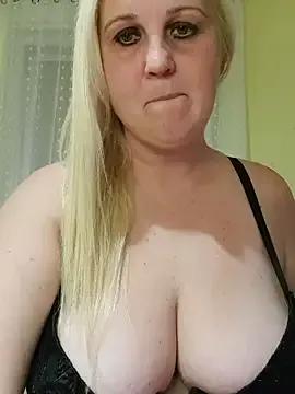 Mayci1984 on StripChat