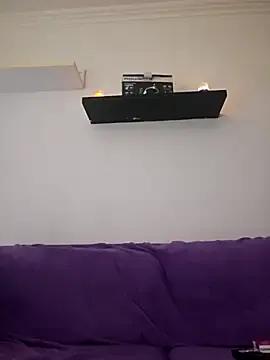 Melody73 on StripChat