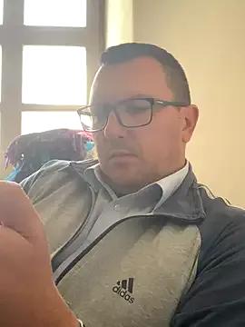 Mike8523 on StripChat